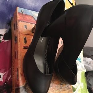 Bella Vita women’s pumps size 9.5 wide NEW in box